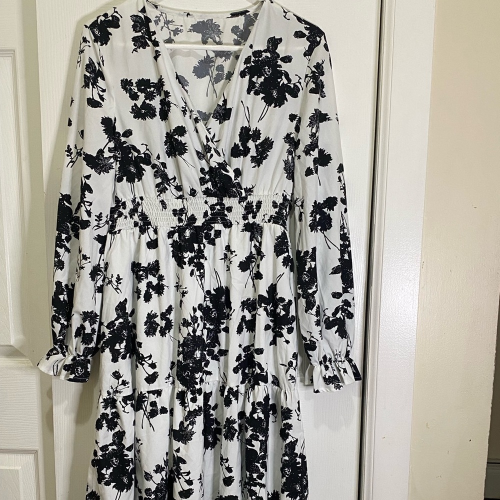 Shein Floral Print V-Neck Long Sleeve Maxi Dress in size large